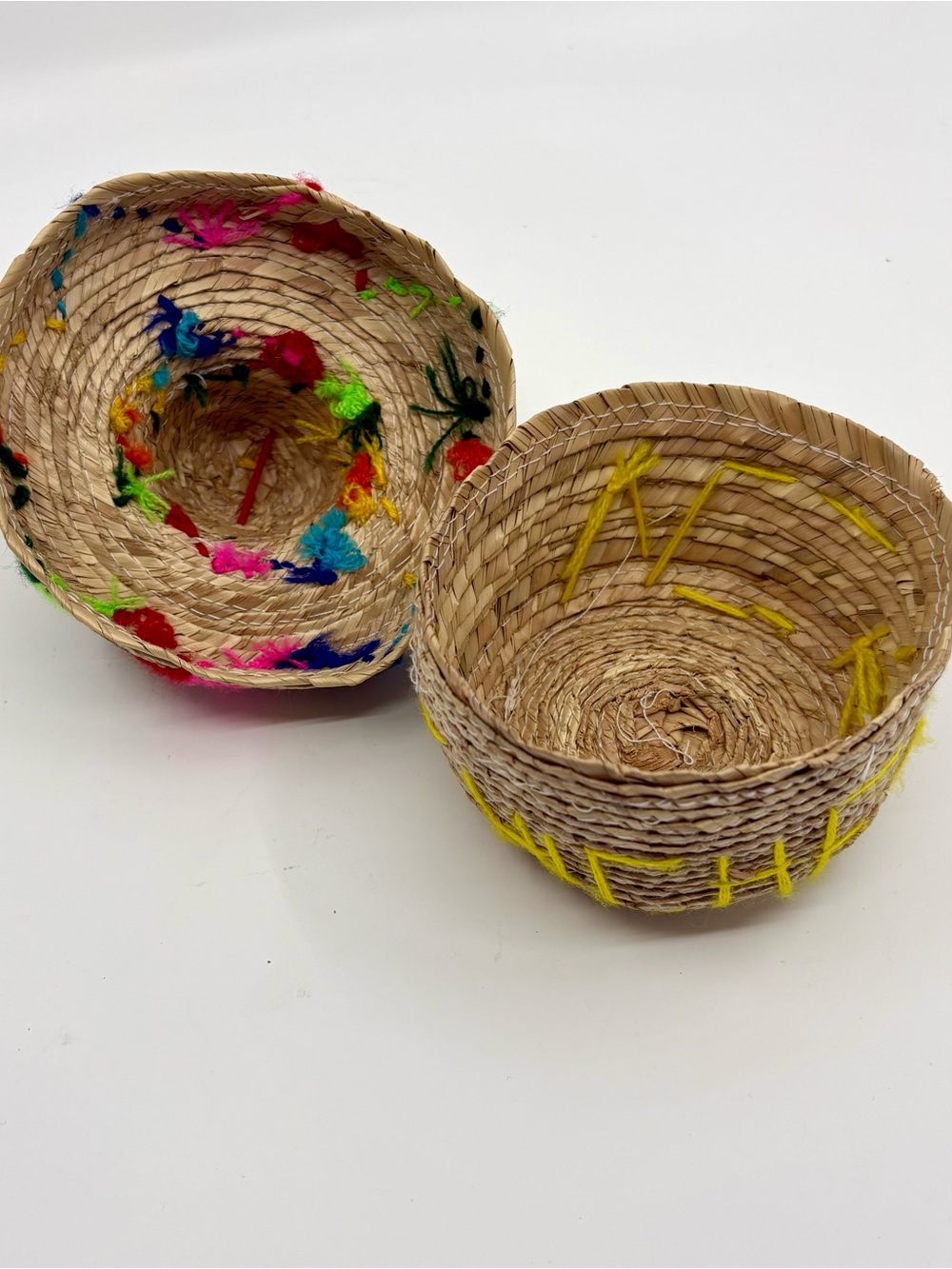 MEXICAN Handwoven Straw Basket with Colorful Yarn and Floral Top, 5” x 5” - Picture 4 of 5